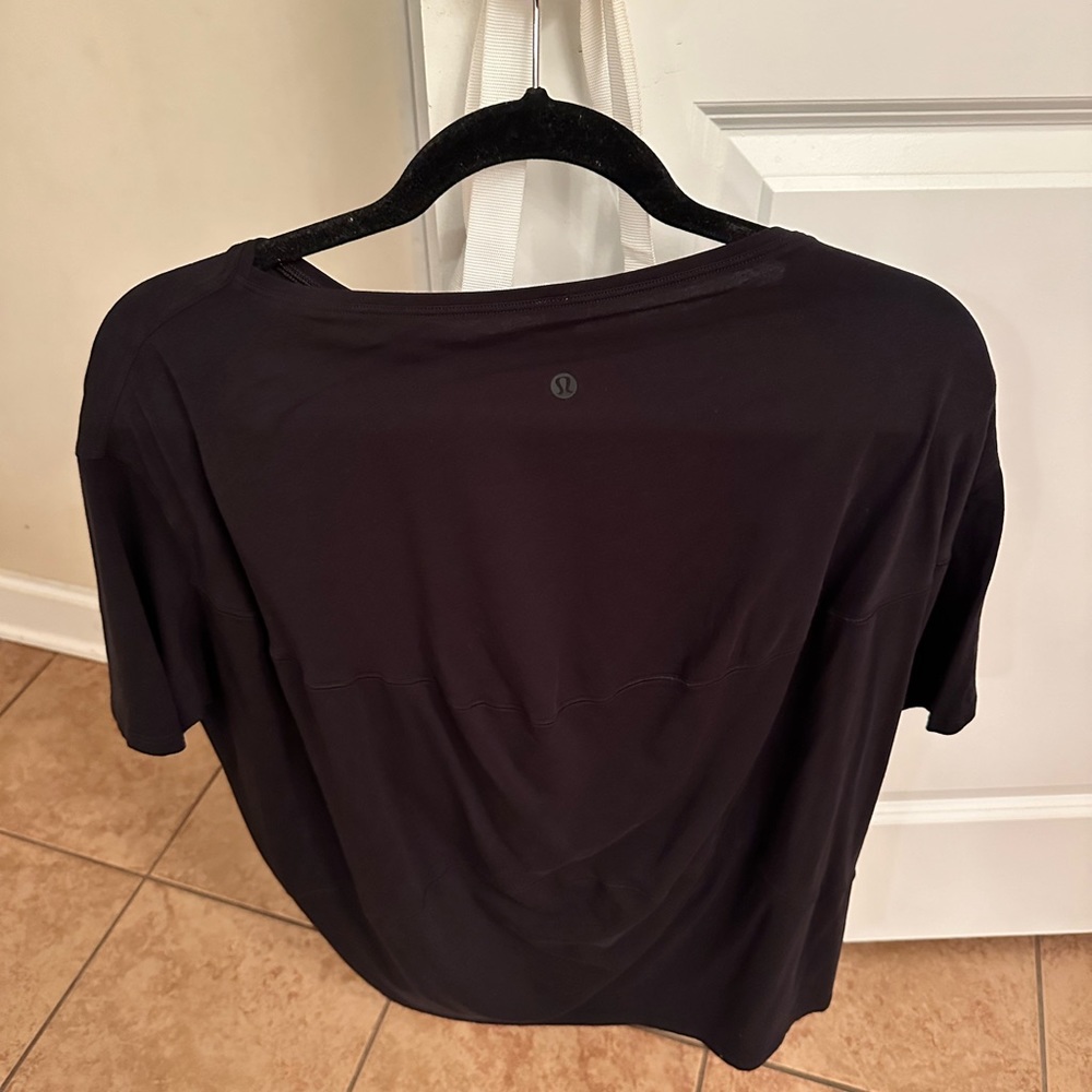 Lululemon back in action tshirt